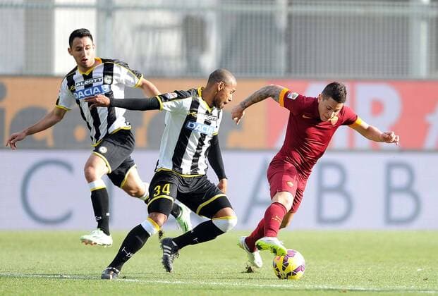 Serie A, AS Rom - Udinese Calcio centrocampista Udinese Ivan Piris, centrocampista Udinese Gabriel Moises Antunes Da Silva vs attaccante Roma Juan Manuel Iturbe. xHOCHxZWEIx xItalyxPhotoxPressx 