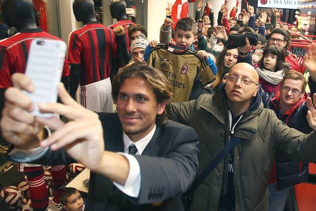 ALESSIO CERCI, SELFIE, TIFOSI MILAN 2014-15 PRESENTAZIONE ALESSIO CERCI