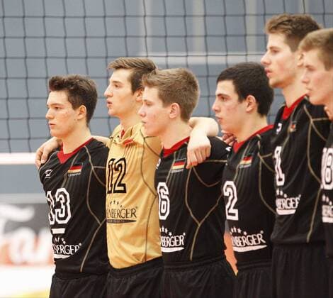 Volleyball Hessen - 2015 CEV U19 Volleyball European Championship EM Europameisterschaft - Men 08.01.2015 Germany (schwarz) - Israel (blau) v.l. Stefan Thiel (Germany), Julian Zenger (Germany), Johannes Tille (Germany), Moritz Rauber (Germany), Egor Bogachev (Germany) Germany - Israel