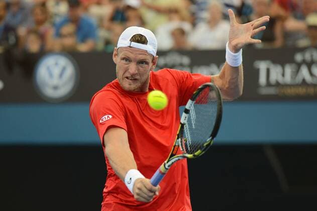Sam Groth (AUS) in Aktion. Brisbane International 2015, Brisbane, Australien