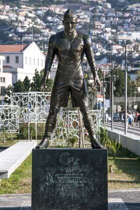 Fussball, Statue von Cristiano Ronaldo, CR7 (Real Madrid) im Hafen seiner Heimat Funchal, Madeira.