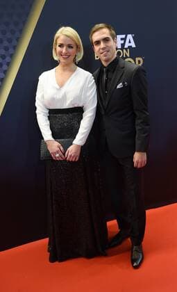Fussball International FIFA Ballon d Or 2014 in Zuerich 12.01.2015 Philipp LAHM (FC Bayern Muenchen Deutschland rechts) mit Ehefrau Claudia auf dem Roten Teppich. 
