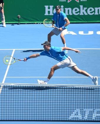13.01.2015. Auckland, New Zealand. Doubles players and brothers Bob and Mike Bryan on Day 2 at the Heineken Open. Festival of Tennis, ATP Tennis Herren World Tour. ASB Tennis Centre, Auckland, New Zealand. Tuesday 13 January 2015. xAndrewxCornagax  ActionPlus11588951