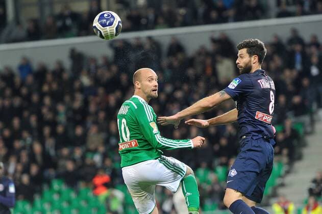 Renaud Cohade (saint etienne) vs Thiago Motta (psg) FOOTBALL : Saint Etienne vs Paris Saint Germain - Coupe de la ligue - 13 01 2015 FredericChambert Panoramic 