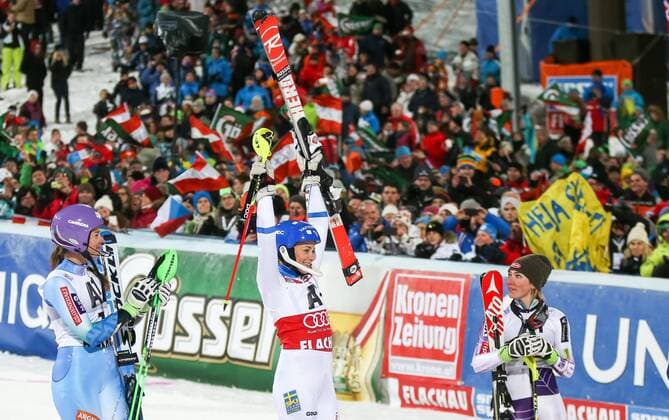 13.01.2015, HermannMaier Weltcupstrecke, Flachau, AUT, FIS Weltcup Ski Alpin, Flachau, Slalom, Damen, Siegerehrung, im Bild v.l.: Tina Maze (SLO, 2. Platz), Frida Hansdotter (SWE, 1. Platz), Mikaela Shiffrin (USA, 3. Platz) f.l.: 2nd placed Tina Maze of Slovenia, Winner Frida Hansdotter of Sweden and 3rd placed Mikaela Shiffrin of the USA celebrate on Podium during the award ceremony for the ladie s Slalom of the FIS Ski Alpine World Cup at the HermannMaier Weltcupstrecke in Flachau, Austria on 2015 01 13. EX_GRO