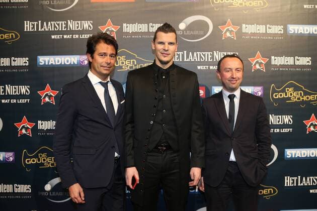 - LINT, BELGIUM: Daniel Van Buyten (C) pictured on the red carpet at the arrival for the 61th edition of the Golden Shoe award ceremony, Wednesday 14 January 2015, in Lint. The Golden Shoe (Gouden Schoen Soulier d Or) is an award for the best soccer player of the Belgian Jupiler Pro League championship during the calender year 2014. VIRGINIExLEFOUR  x04538074x