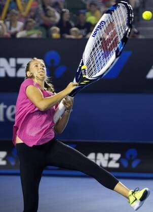 TENNIS - ATP Tennis Herren Australian Open 2015 MELBOURNE,AUSTRALIA,17.JAN.15 - TENNIS - ATP World Tours, Australian Open, preview, kids day exhibition. Image shows Victoria Azarenka (BLR).