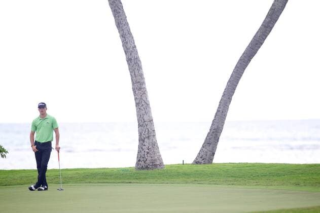 January 16, 2015 - Honolulu, Hawaii: Morgan Hoffmann stands on the 16th green during the second round of the Sony Open at Waialae Country Club in Honolulu, Hawaii. PGA Golf Herren Golf: Sony Open JAN16 - ZUMAc04_