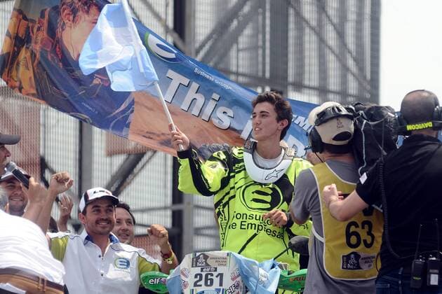 Aktuell Rallye Dakar - Siegerehrung in Buenos Aires 17-jan-2015 Argentine pilot Jeremias Gonzalez Ferioli celebrates after winng runner-up of the quads category in the Dakar Rally 2015 at the Tecnopolis Center in in Buenos Aires, capital of Argentina, on Jan. 17, 2015. Alberto Raggio) (SP)ARGENTINA-BUENOS AIRES-RACING-DAKAR e ALBERTOxRAGGIO 