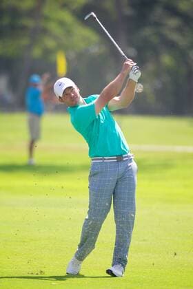January 17, 2015 - Honolulu, Hawaii: Paul Casey hits from the fairway on the first hole during the third round of the Sony Open at Waialae Country Club in Honolulu, Hawaii. PGA Golf Herren Golf: Sony Open JAN17 - ZUMAc04_