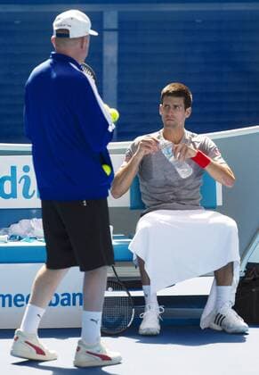 TENNIS - ATP Tennis Herren Australian Open 2015 MELBOURNE,AUSTRALIA,18.JAN.15 - TENNIS - ATP World Tour, Grand Slam, Australian Open, training. Image shows Boris Becker and Novak Djokovic (SRB).