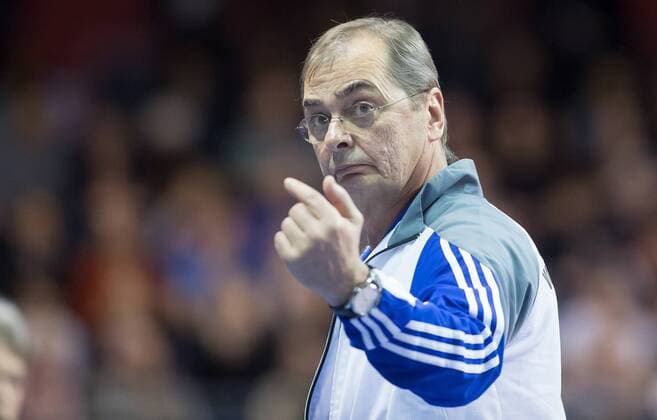 Berlin, Deutschland, 18.01.2015: DVL Volleyball Bundesliga Saison 2014 2015 - BR Volleys - VfB Friedrichshafen. Trainer Stelian Moculescu (Friedrichshafen)