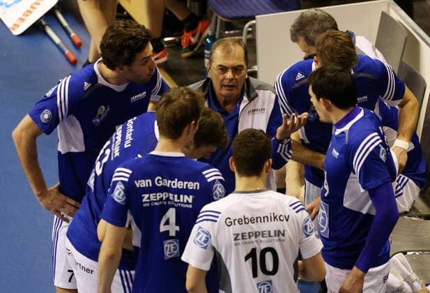 Trainer Stelian Moculescu Auszeit time out Volleyball Bundesliga Herren Saison 2014 2015 18.01.2015 BR Volleys Berlin vs. VfB Friedrichshafen