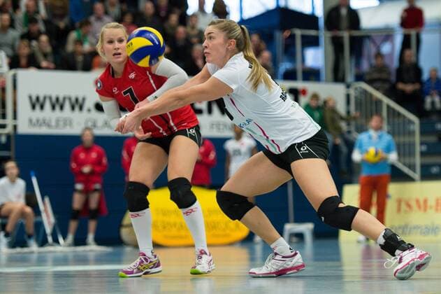 18.01.2015, Halle Berg Fidel, Muenster Volleyball, Bundesliga Frauen, USC Münster Muenster vs. Köpenicker Koepenicker SC Annahme Saskia Radzuweit ( 3 Koepenick)