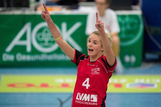 18.01.2015, Halle Berg Fidel, Muenster Volleyball, Bundesliga Frauen, USC Münster Muenster vs. Köpenicker Koepenicker SC Jubel Tess von Piekartz ( 4 Muenster)