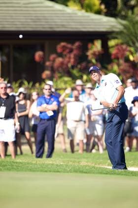 January 18, 2015 - Honolulu, Hawaii: Matt Kuchar chips on to the 18th green during the final round of the Sony Open at Waialae Country Club in Honolulu, Hawaii. PGA Golf Herren Golf: Sony Open JAN18 - ZUMAc04_