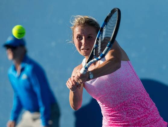 Australian Open 2015, Melbourne Park,ITF Grand Slam Tennis Tournament, Annika Beck (GER),Aktion,Einzelbild, Halbkoerper,Hochformat