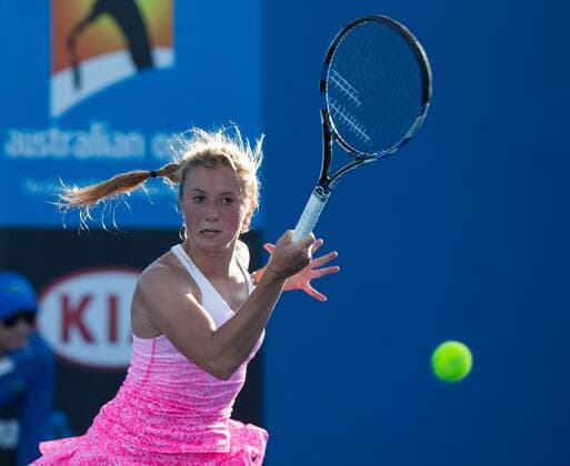 Australian Open 2015, Melbourne Park,ITF Grand Slam Tennis Tournament, Annika Beck (GER),Aktion,Einzelbild, Halbkoerper,Hochformat