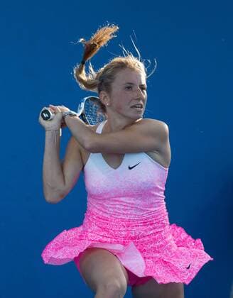 Australian Open 2015, Melbourne Park,ITF Grand Slam Tennis Tournament, Annika Beck (GER),Aktion,Einzelbild, Halbkoerper,Hochformat