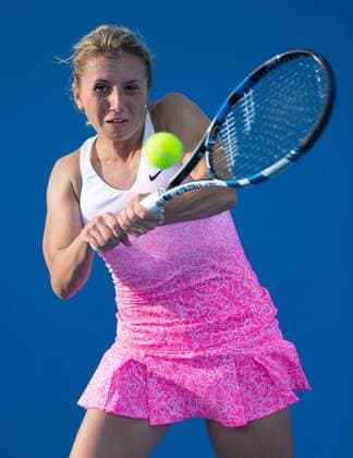Australian Open 2015, Melbourne Park,ITF Grand Slam Tennis Tournament, Annika Beck (GER),Aktion,Einzelbild, Halbkoerper,Hochformat