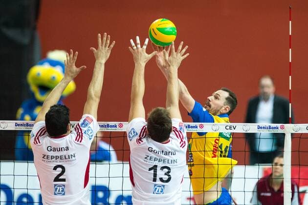 VOLLEYBALL - Aich Dob vs Friedrichshafen KLAGENFURT,AUSTRIA,21.JAN.15 - VOLLEYBALL - CEV, Champions League, SK Aich Dob vs VfB Friedrichshafen. Image shows Danijel Koncilja (Aich), Maximiliano Gauna and Adrian Radu Gontariu (Friedrichshafen).