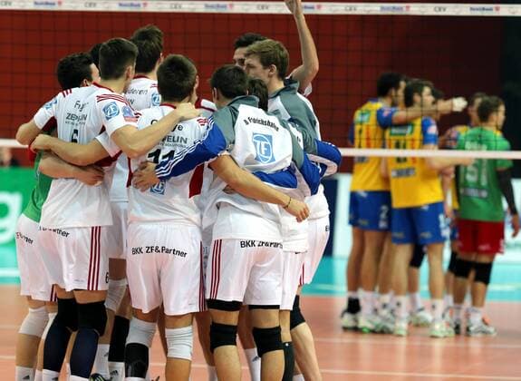 Volleyball. Champions League. SK Posojilnica Aich Dob gegen VfB Friedrichshafen. Jubel (Friedrichshafen). Klagenfurt, 21.1.2015.