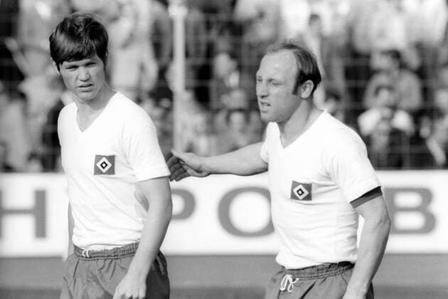 TSV 1860 München - Hamburger SV: Hans-Jürgen Hellfritz (li.) und Uwe Seeler (beide HSV)