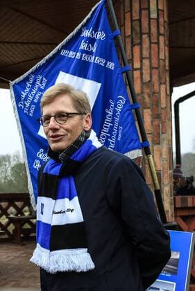 Deutschland, Hamburg , Imtech Arena, Fussball, 1. Bundesliga, Saison 2014 2015 , Hamburger SV , Pressekonferenz zur Rückkehr zum Namen Volksparkstadion , Aufsichtsratsvorsitzender Karl Gernandt (HSV)