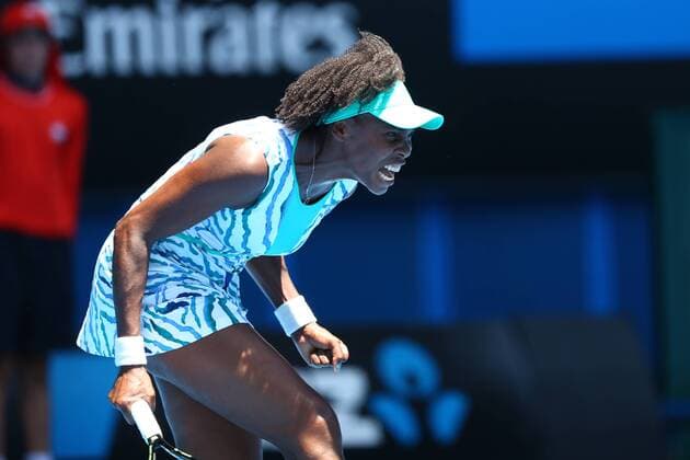 MELBOURNE, AUSTRALIA - JANUARY 24: (CHINA OUT) Venus Williams of the United States in action in her third round match against Camila Giorgi of Italy during day six of the 2015 Australian Open at Melbourne Park on January 24, 2015 in Melbourne, Australia.  CFP462231917 