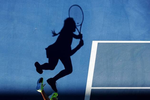 Schatten von Victoria Azarenka (BLR) TENNIS : Australian Open - Melbourne - 24 01 2015 TennisMagazine Panoramlc 