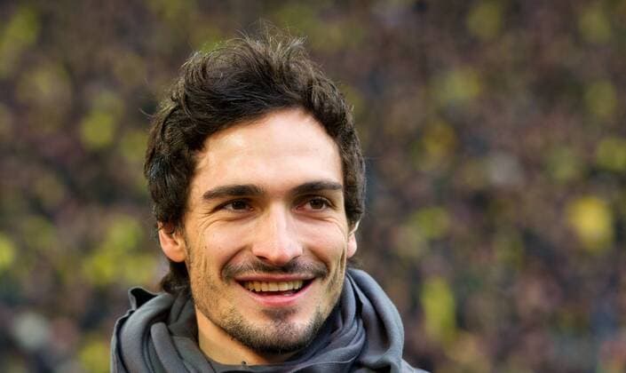 Samstag 25.01.2014, 1. Fussball Bundesliga 18. Spieltag, Saison 2013 2013 in Dortmund, BV Borussia Dortmund - FC Augsburg 2:2, Mats Julian Hummels (BVB) privat, lacht DeFodi01001050587