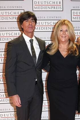 Joachim Löw und seine Ehefrau Daniela bei der Verleihung Deutscher Medienpreis am 23.01.2015 im Kongresshaus in Baden Baden Deutscher Medienpreis 2015 in Baden Baden 