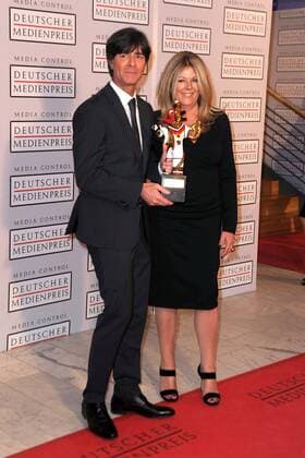 Deutscher Medienpreis. Bundestrainer Joachim Löw mit seiner Frau Daniela anläßlich der Verleihung des Deutschen Medienpreises am 23.01.2015 im Kongress Centrum Baden Baden.