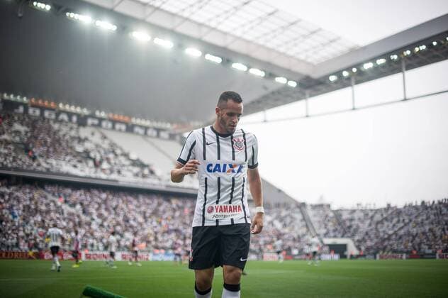 Corinthians x Corinthians Casuals SAO PAULO, Brazil - 24 01 2015: X CORINTHIANS CORINTHIANS CASUALS - Renato Augusto during friendly match between Corinthians vs Corinthians-Casuals (ENGLAND) held at the Arena Corinthians. (Photo: Marcelo Machado de Melo FotoArena)  MarceloxMachadoxdexMelo