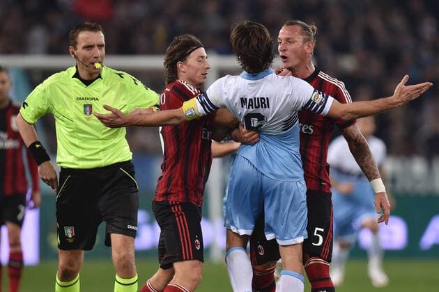 Philippe Mexes Milan argues with Stefano Mauri Lazio - Serie A Lazio Rom - Milan AC - Foto AndreaxStaccioli Insidefoto andreaxstaccioli