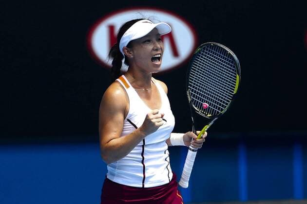 Jie Zheng of China celebrates in her semifinal doubles match during day 10 of the 2015 Australian Open at Melbourne Park on January 28, 2015 in Melbourne, Australia.  CFP462411213 