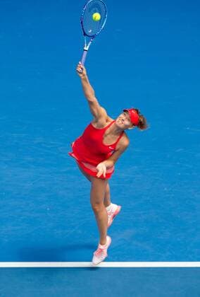 (150129) -- MELBOURNE, Jan. 29, 2015 -- Maria Sharapova of Russia serves the ball during the women s singles semifinal match at the Australian Open tennis championship in Melbourne, Australia, Jan. 29, 2015. BaixXue 