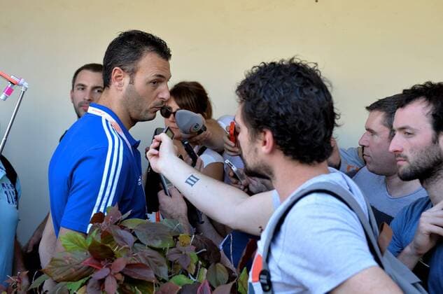Jerome Fernandez (fra) Empfang des Handball Nationalteams von Frankreich in der französischen Botschaft in Doha, Katar AnthonyBIBARD FEP Panoramic 
