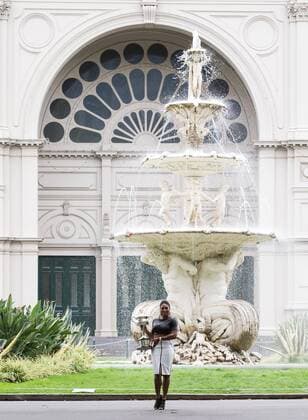 (150201) -- MELBOURNE, Feb. 1, 2015 -- 2015 Australian Open women s singles champion Serena Williams of the U.S. poses for photos with the Daphne Akhurst Memorial Cup (women s singles trophy) in front of Royal Exhibition Building at Carlton Gardens in Melbourne, Australia, Feb. 1, 2015. ) (SP)AUSTRALIA-MELBOURNE-SERENA WILLIAMS BaixXue 