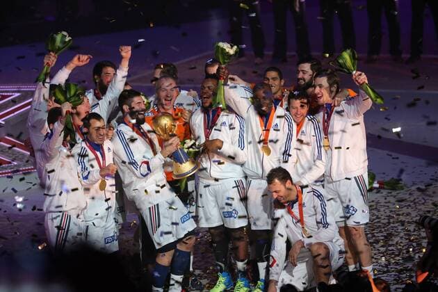 HANDBALL - IHF WC Qatar 2015 DOHA,QATAR,01.FEB.15 - HANDBALL - IHF World Championship WM Weltmeisterschaft final, France - world champion 2015. Image shows the team of France. Keywords: Nikola Karabatic with the trophy.