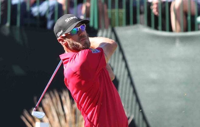 Feb. 1, 2015 - Scottsdale, Arizona, United States - Graham DeLaet tees off the 16th hole during the final round of the Waste Management Phoenix Open at TPC at Scottsdale. PGA Golf Herren Golf 2015 - Waste Management Phoenix Open - Final Round - ZUMAw109