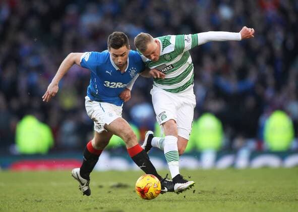 Fussball, Scottish League Cup, Halbfinale, Saison 2014 2015, Herren, Schottland, 01.02.2015 , Old Firm, Celtic FC Glasgow - Glasgow Rangers FC 2-0, v.l. Aktion, Zweikampf, Spielszene, action, Darren McGregor, Glasgow Rangers, John Guidetti, Celtic Glasgow,