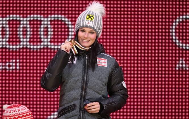 ALPINE SKIING - FIS Ski WC Creek 2015 VAIL,COLORADO,USA,03.FEB.15 - ALPINE SKIING - Super Giant Slalom FIS Alpine World Ski Championships, Raptor, super giant slalom, ladies, Medals Plaza, award ceremony. Image shows the rejoicing of Anna Fenninger (AUT). Keywords: medal.