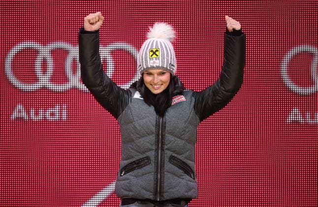 ALPINE SKIING - FIS Ski WC Creek 2015 VAIL,COLORADO,USA,03.FEB.15 - ALPINE SKIING - Super Giant Slalom FIS Alpine World Ski Championships, Raptor, super giant slalom, ladies, Medals Plaza, award ceremony. Image shows the rejoicing of Anna Fenninger (AUT).