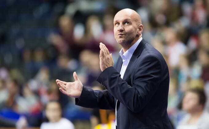 Berlin, Deutschland, 04.02.2015: Volleyball Bundesliga Saison 2014 2015 - BR Volleys - TV Rottenburg. Trainer Hans Peter Müller Mueller Angstenberger (Rottenburg)