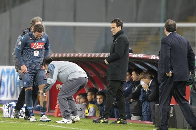 Verletzung Gonzalo Higuain Napoli, Napoli 04-02-2015 Stadio San Paolo Football Calcio Coppa Italia - Italy Cup. SSC Neapel vs Inter Mailand cesarexpurini
