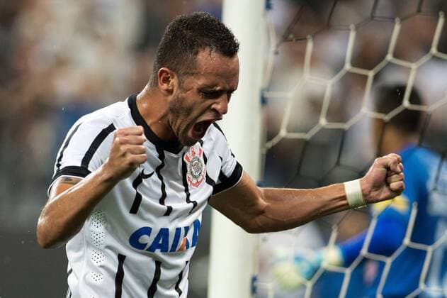 Corinthians Sao Paulo vs Once Caldas Manizales SAO PAULO - 04 02 2015: CORINTHIANS X ONCE CALDAS - Renato Augusto vibrates after Felipe goal during the match between Corinthians Sao Paulo vs Once Caldas Manizales, valid for the first phase of the Libertadores Cup, held in the Arena Corinthians.  MarceloxMachadoxdexMelo