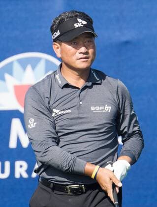 Feb. 5, 2015 - Torery Pines, California, USA - A.J. Choi watches his tee shot on the 9th hole of the south course during the first round of the Farmers Insurance Open at Torrey Pines Golf Course on February 5, 2015 in San Diego, California. Farmers Insurance Open 2015 - ZUMAg139