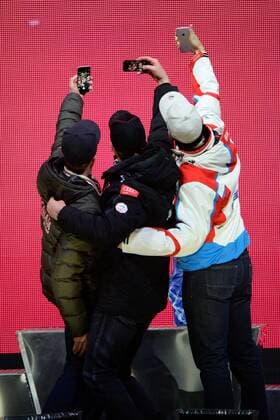 05.02.2015, Solaris Placa, Vail, USA, FIS Weltmeisterschaften Ski Alpin, Herren, SuperG, Siegerehrung, im Bild v.l. Dustin Cook (CAN, 2 . Platz), Hannes Reichelt (AUT, 1. Platz), Adrien Theaux (FRA, 3. Platz) second placed Dustin Cook of Canada ( L ), first placed Hannes Reichelt of Austria ( C ), third placed Adrien Theaux of France ( R ) celebrates on podium during the award ceremony for the men s Super-G of FIS Ski World Championships 2015 at the Solaris Placa, United States on 2015 02 05. EX_GRO