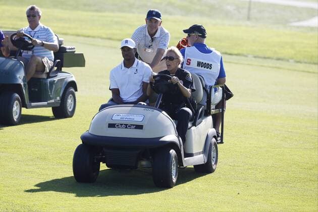 February 5, 2015: Tiger Woods is escorted off the course with caddie Joe LaCava after withdrawing during the first round of the Farmers Insurance Open at Torrey Pines in La Jolla, CA. GOLF: FEB 05 PGA Golf Herren - Farmers Insurance Open - First Round Icon269150205002 EDITORIAL USE ONLY